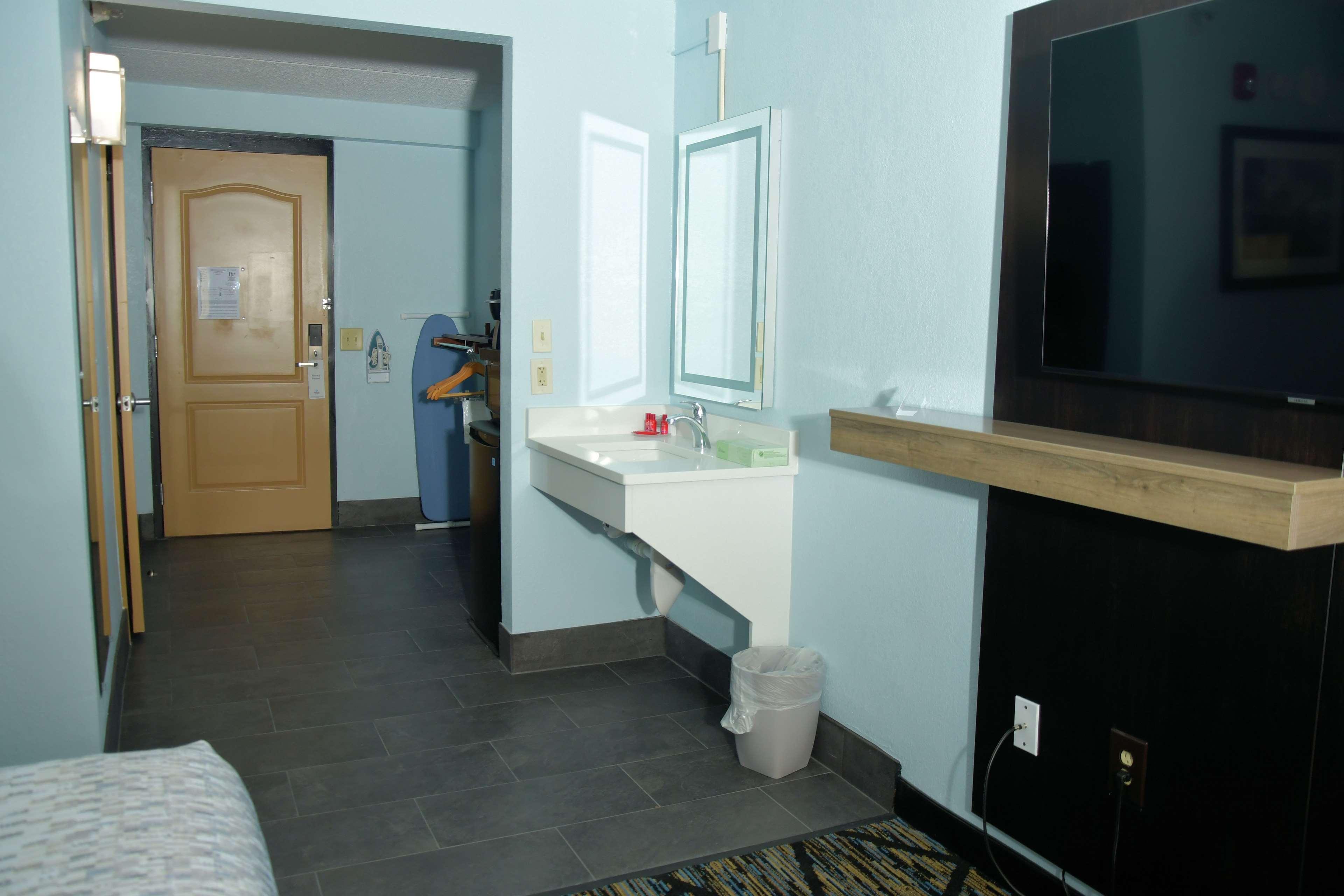 Clarion Pointe Jacksonville Near Camp Lejeune Bagian luar foto