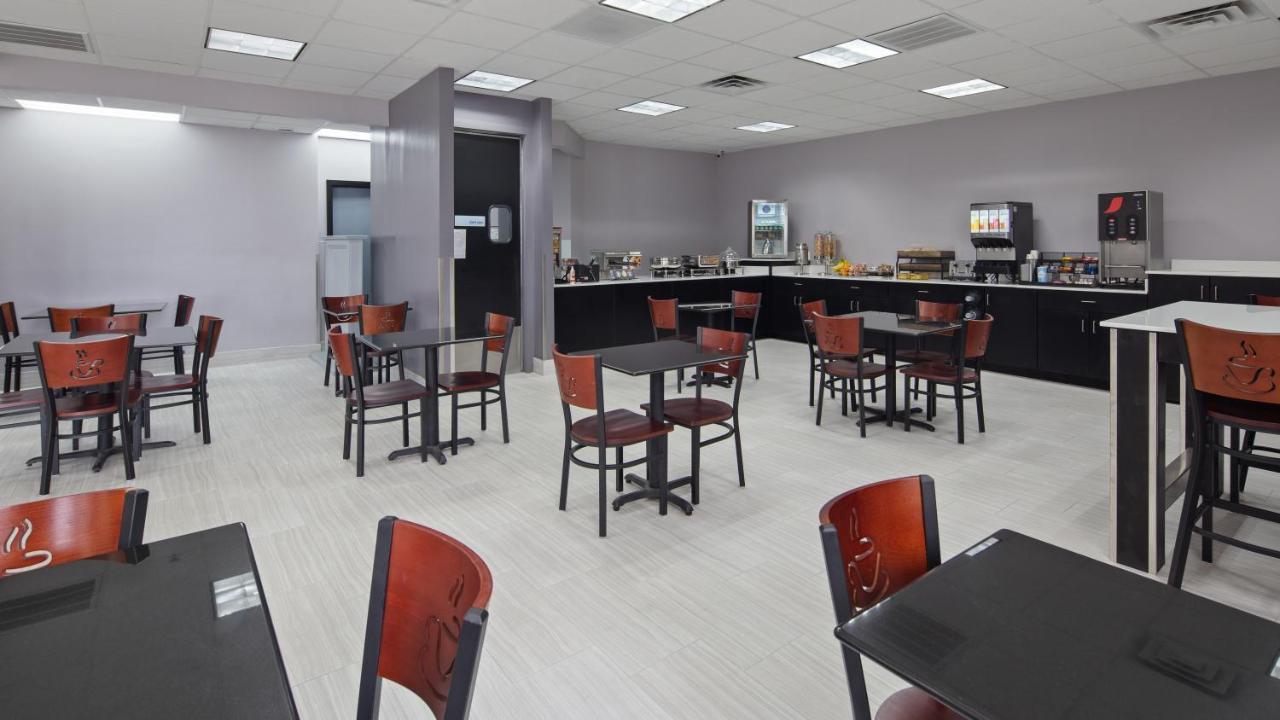 Clarion Pointe Jacksonville Near Camp Lejeune Bagian luar foto