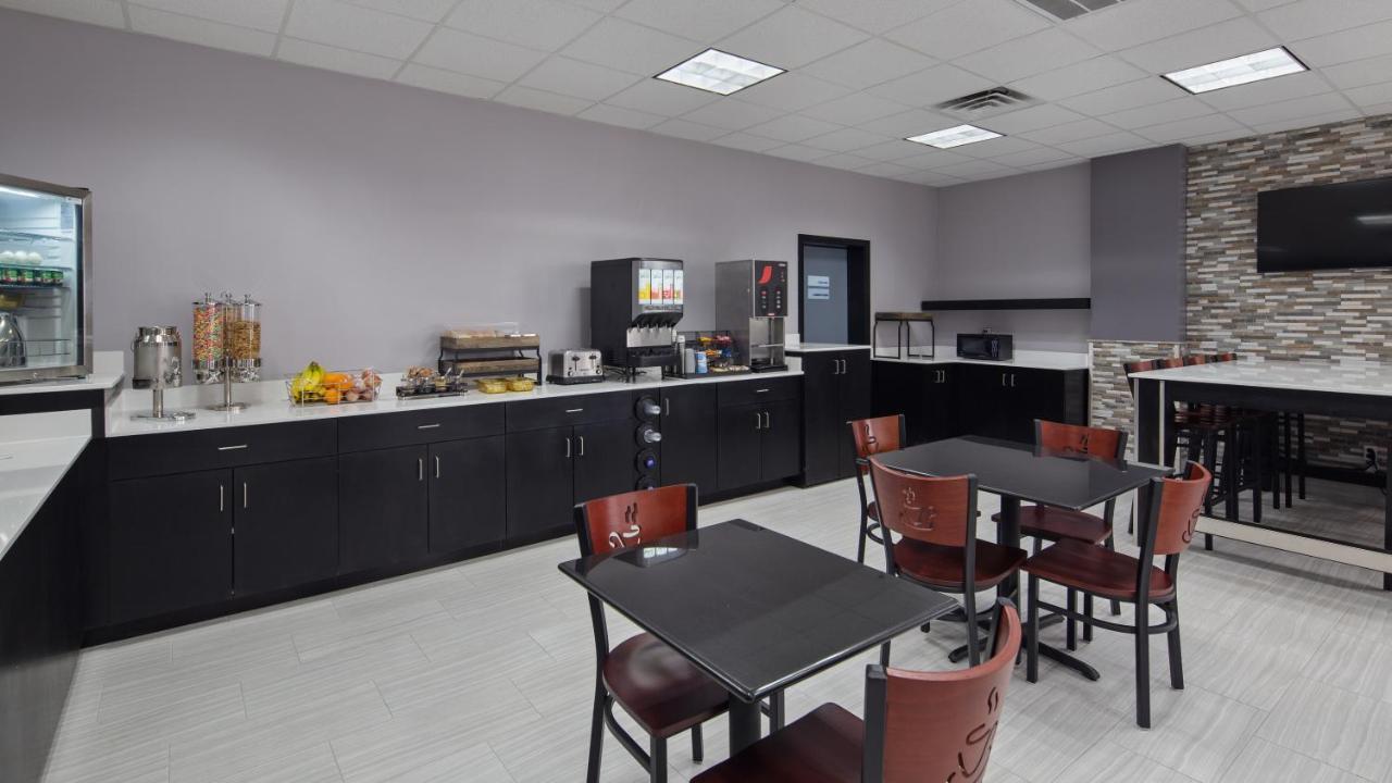 Clarion Pointe Jacksonville Near Camp Lejeune Bagian luar foto