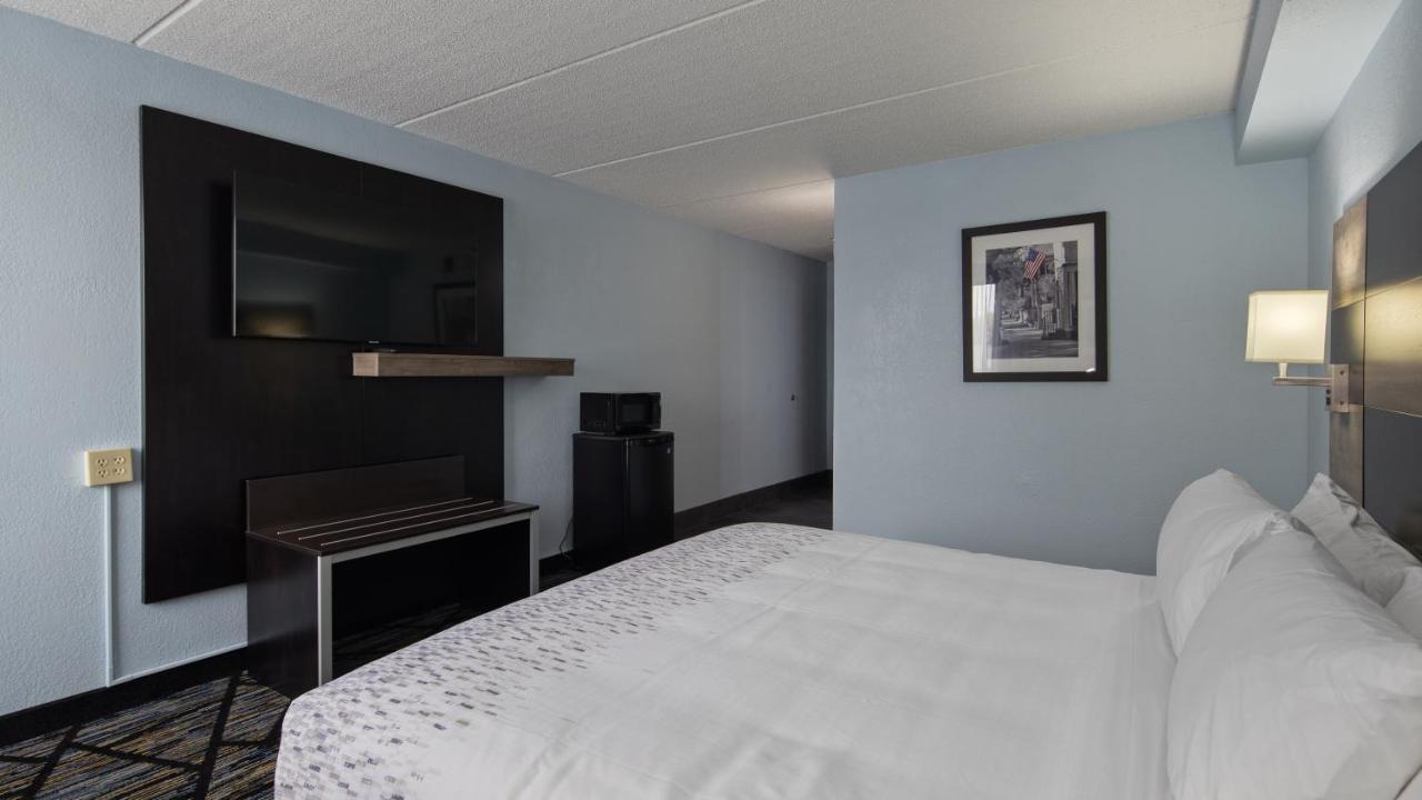 Clarion Pointe Jacksonville Near Camp Lejeune Bagian luar foto
