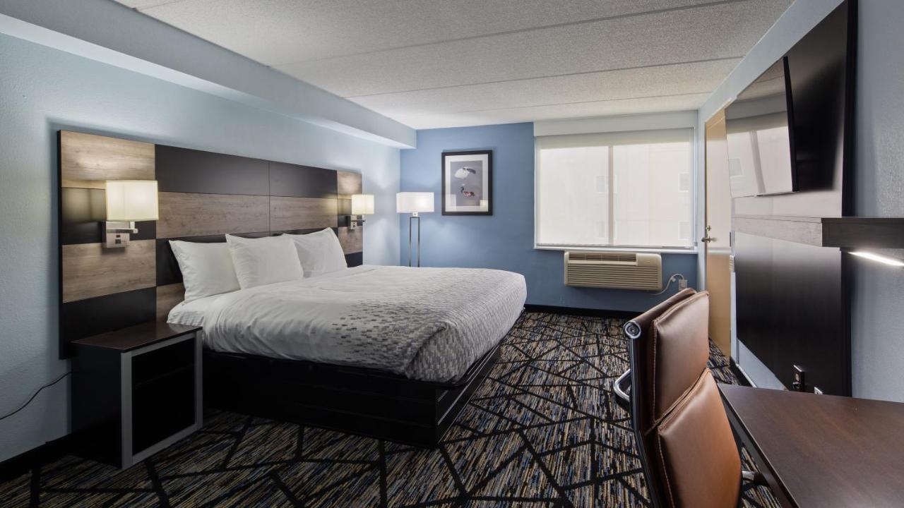 Clarion Pointe Jacksonville Near Camp Lejeune Bagian luar foto