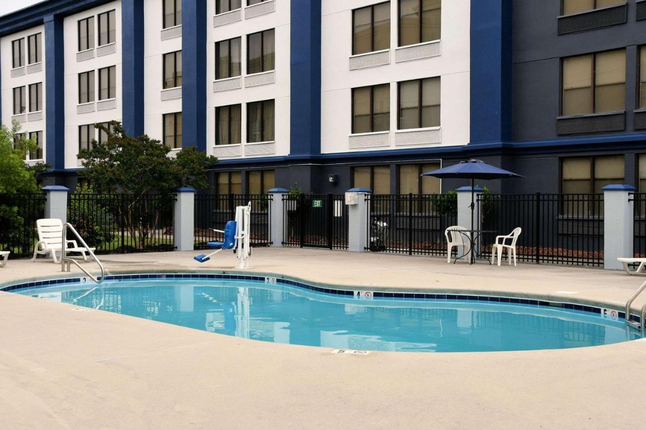 Clarion Pointe Jacksonville Near Camp Lejeune Bagian luar foto