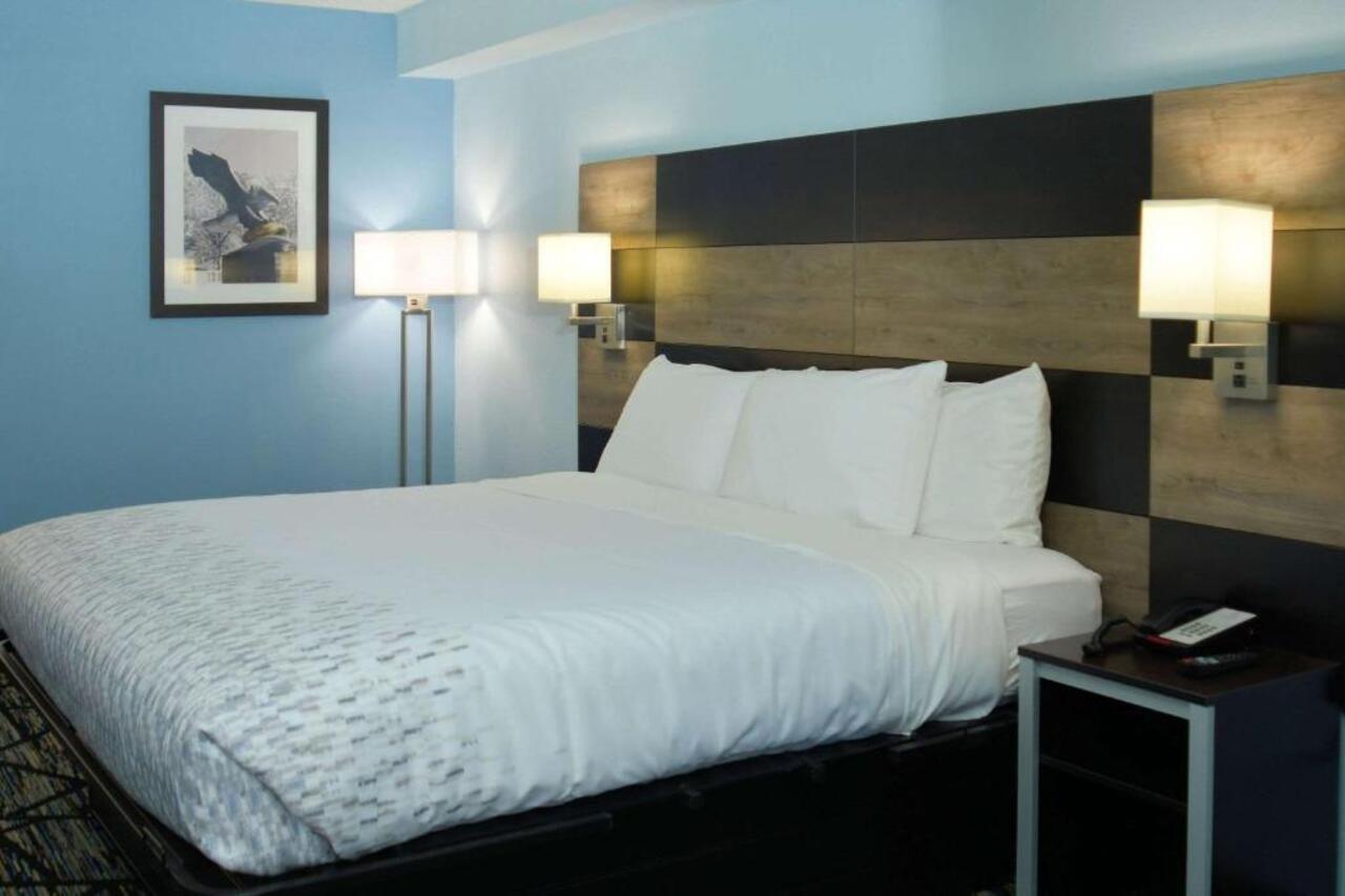 Clarion Pointe Jacksonville Near Camp Lejeune Bagian luar foto